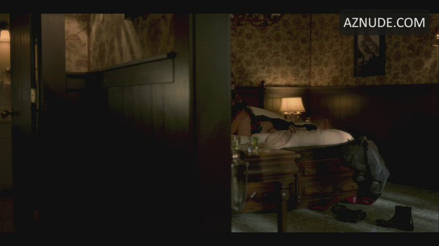 Christina Hendricks in Tin Star - free porn video