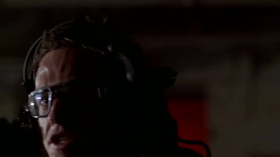 Krista Allen in "X-Files", S07E13 (2000) - free porn video