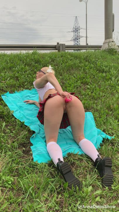 I like to masturbate in public, it makes me super horny 🥵 - free porn video