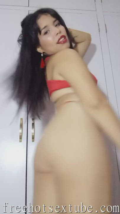 I Can Be Your Company and Sit in Your Face If You Ask Nicely! - free porn video