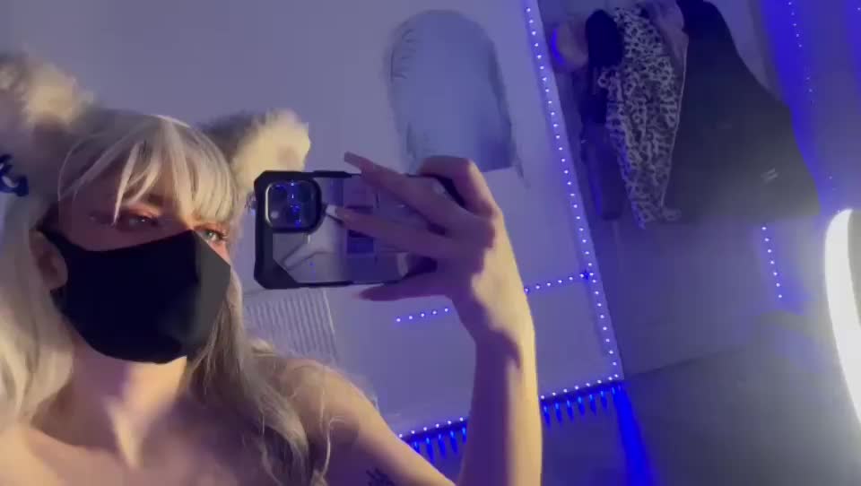 Would you breed a 19 year old gamer girl? - free porn video