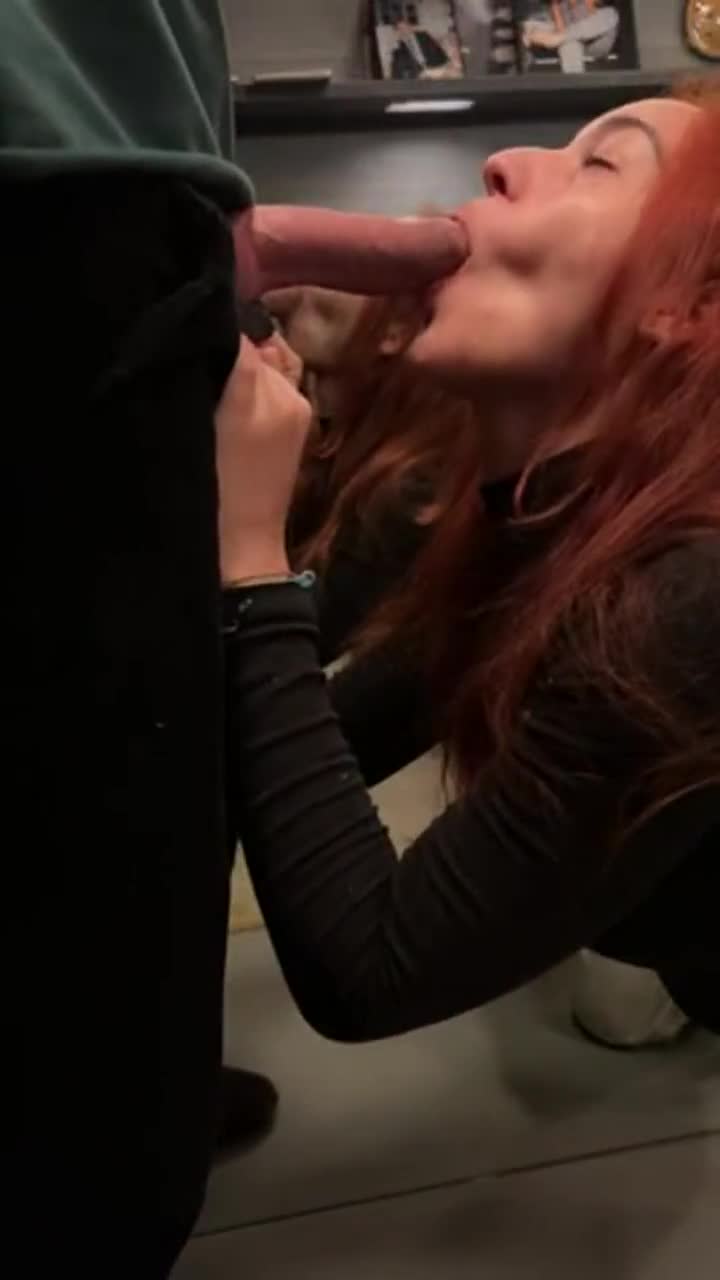 I love when ask me to be on my knees and suck his cock! - free porn video