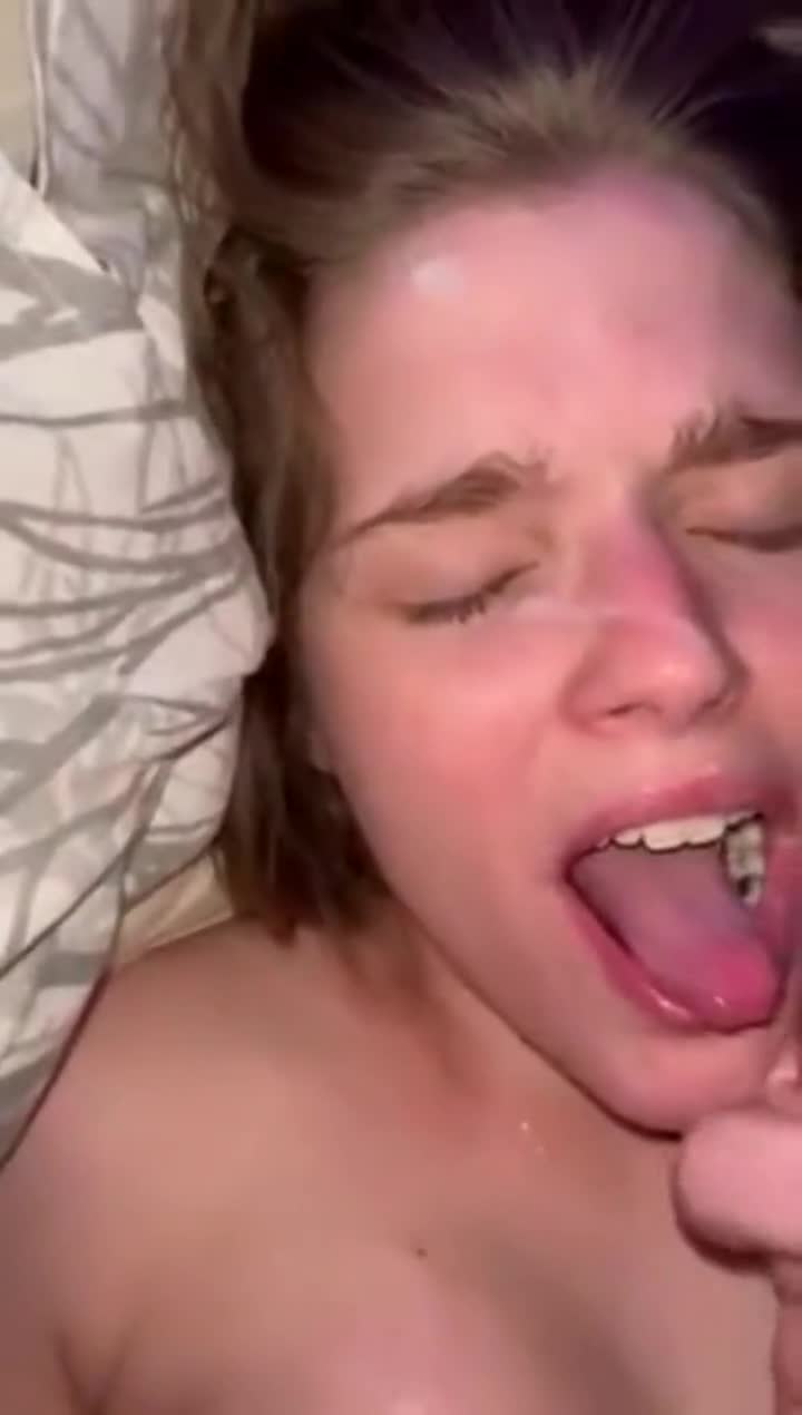 18 years old cute blonde Girl gets a huge cum load in her mouth - free porn video