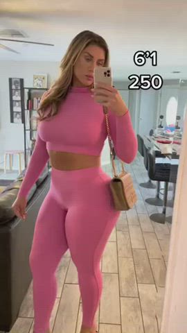 Omg a well built blonde…how big would her dick be 🥵🥵 - free porn video