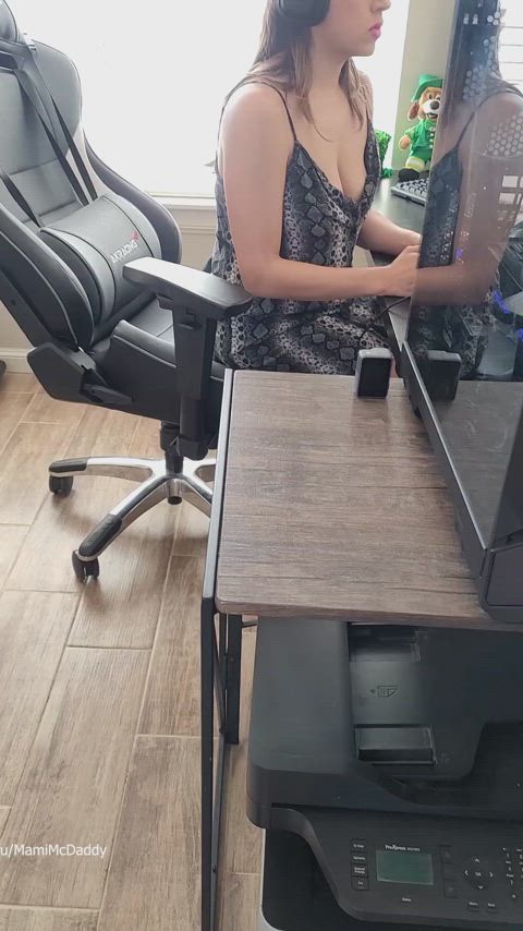I literally suck at COD - free porn video