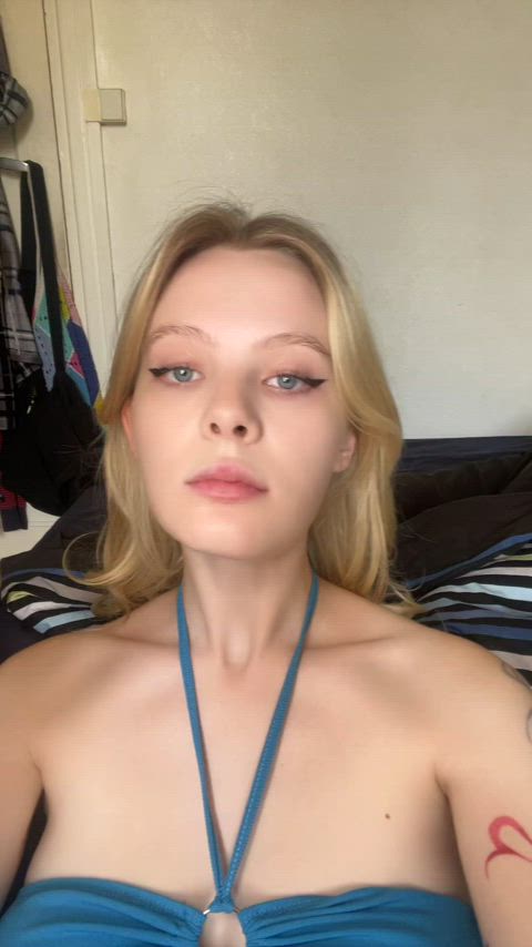 am 18 years old, is it weird that I prefer old guys? - free porn video