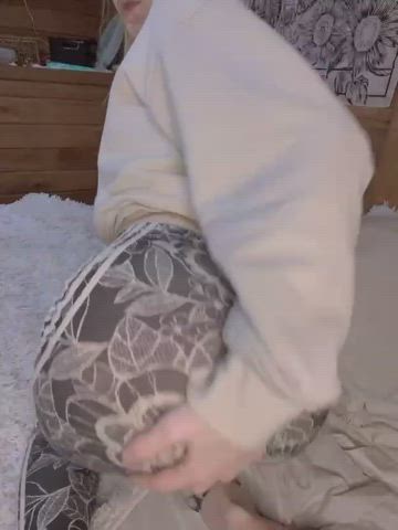 Showing my bf how many other men like this because they want to fuck his wife - free porn video