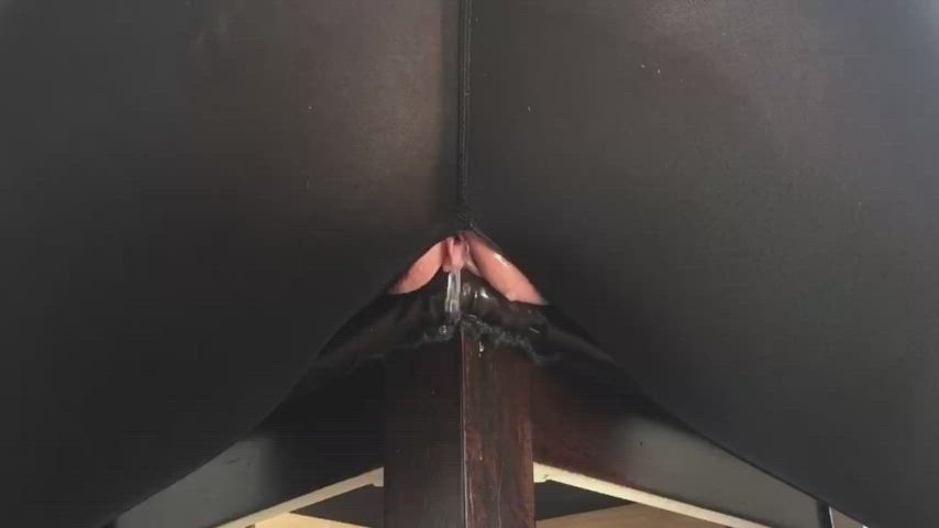 I love squirting while grinding my clit hard! 🤤 - free porn video