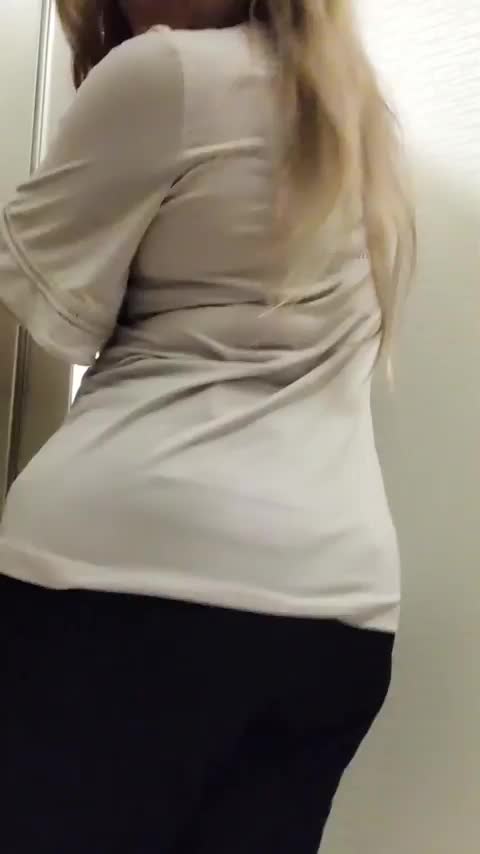 My coworkers have no idea what's under my dress - free porn video
