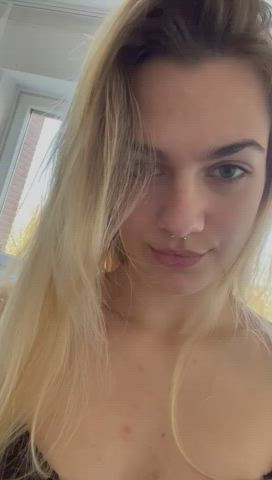 Bored right now, whos into having some fun?😌 - free porn video