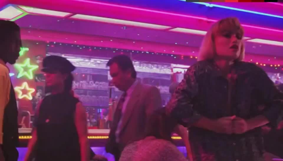 Rena Riffel in "Showgirls" - free porn video