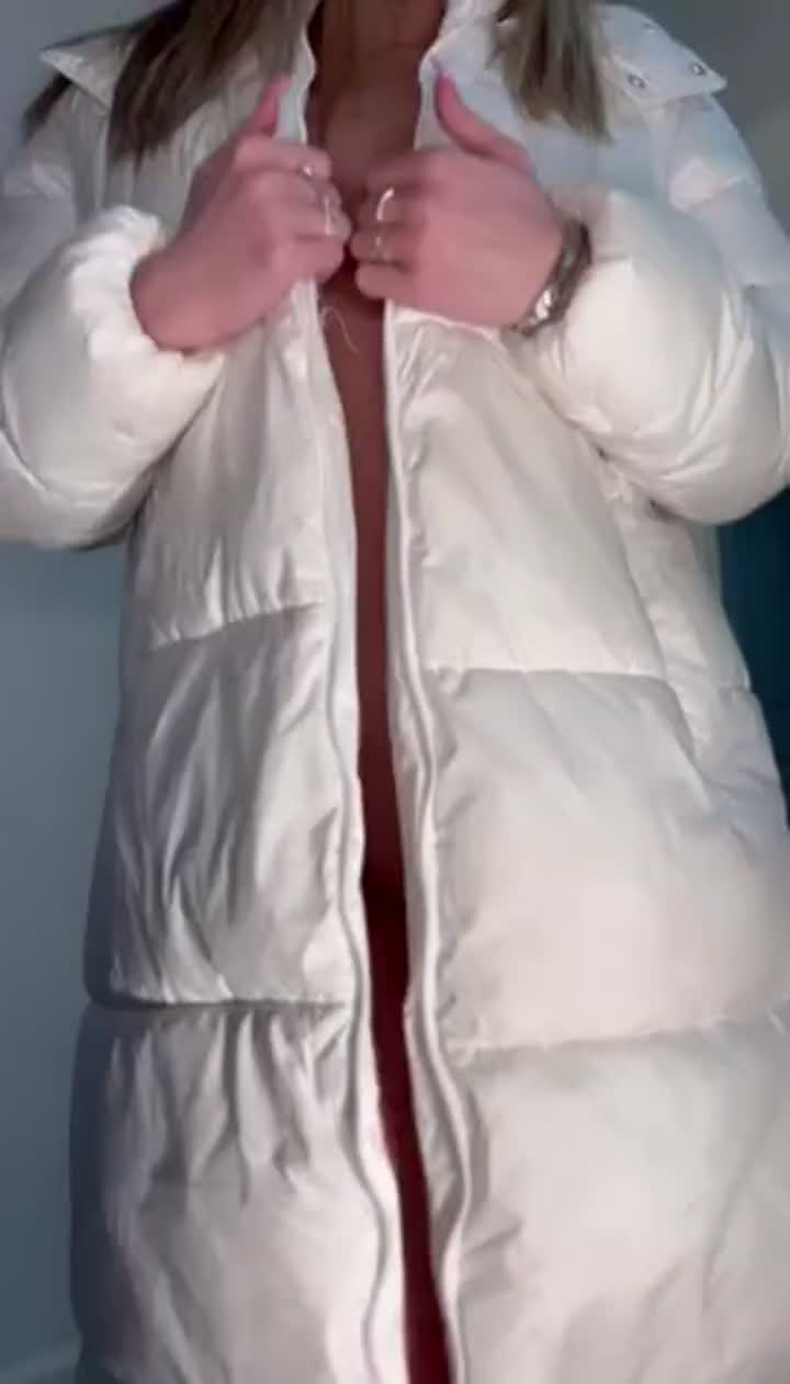It’s freezing outside but I’m still ready to be fucked anywhere - free porn video