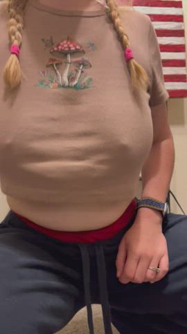 Any volunteers to put their face in between?? - free porn video