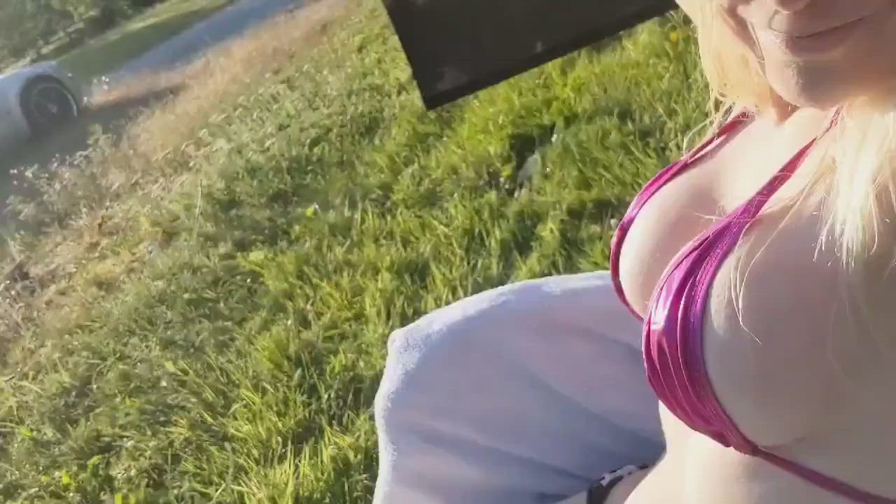 Sunbathing my tits 🌞 - free porn video