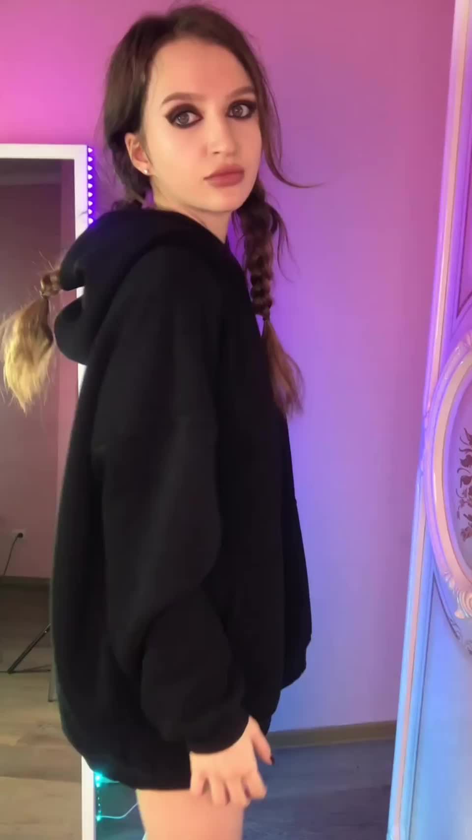 Small cutie big booty - free porn video