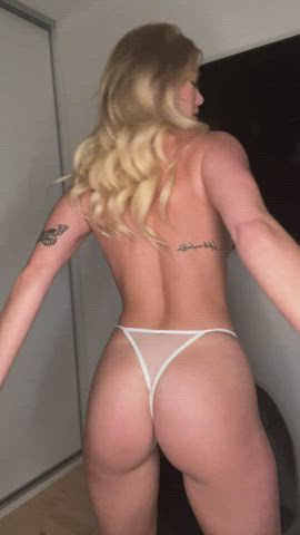 Santa's little helper😇 - free porn video