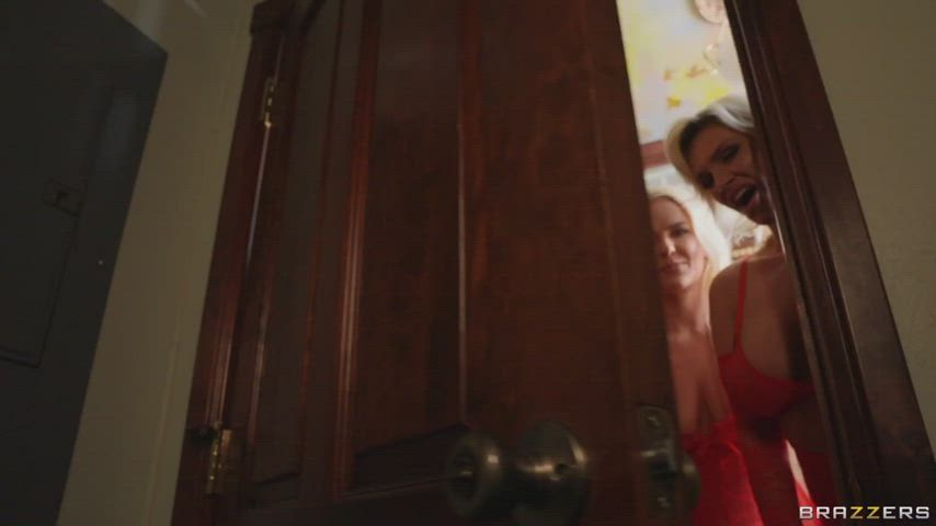 [FFFFM] 4 MILFS Getting Him To Beg For Pussy - free porn video
