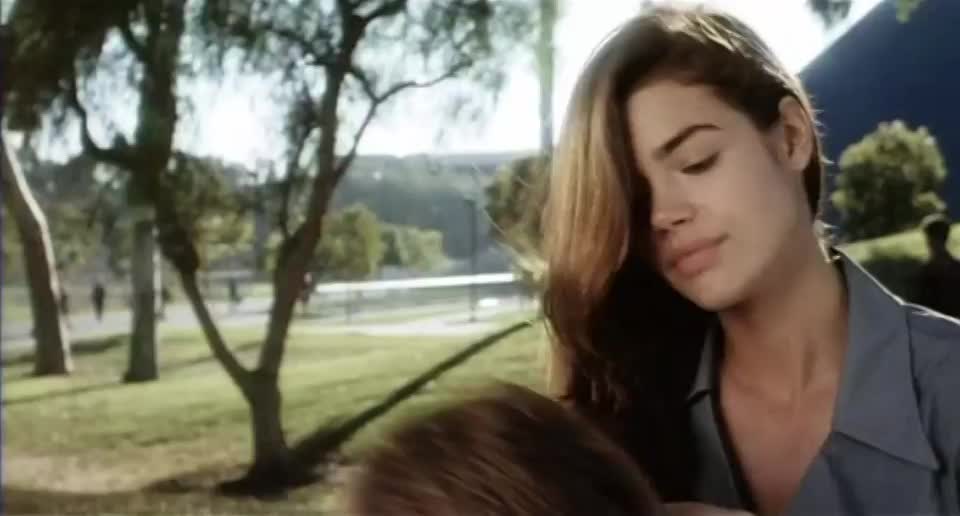 Denise Richards deleted scene from 'Starship Troopers' (1997) - free porn video