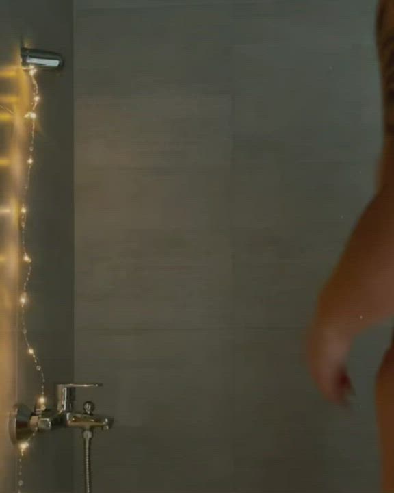 Would you jerk off to my booty? - free porn video