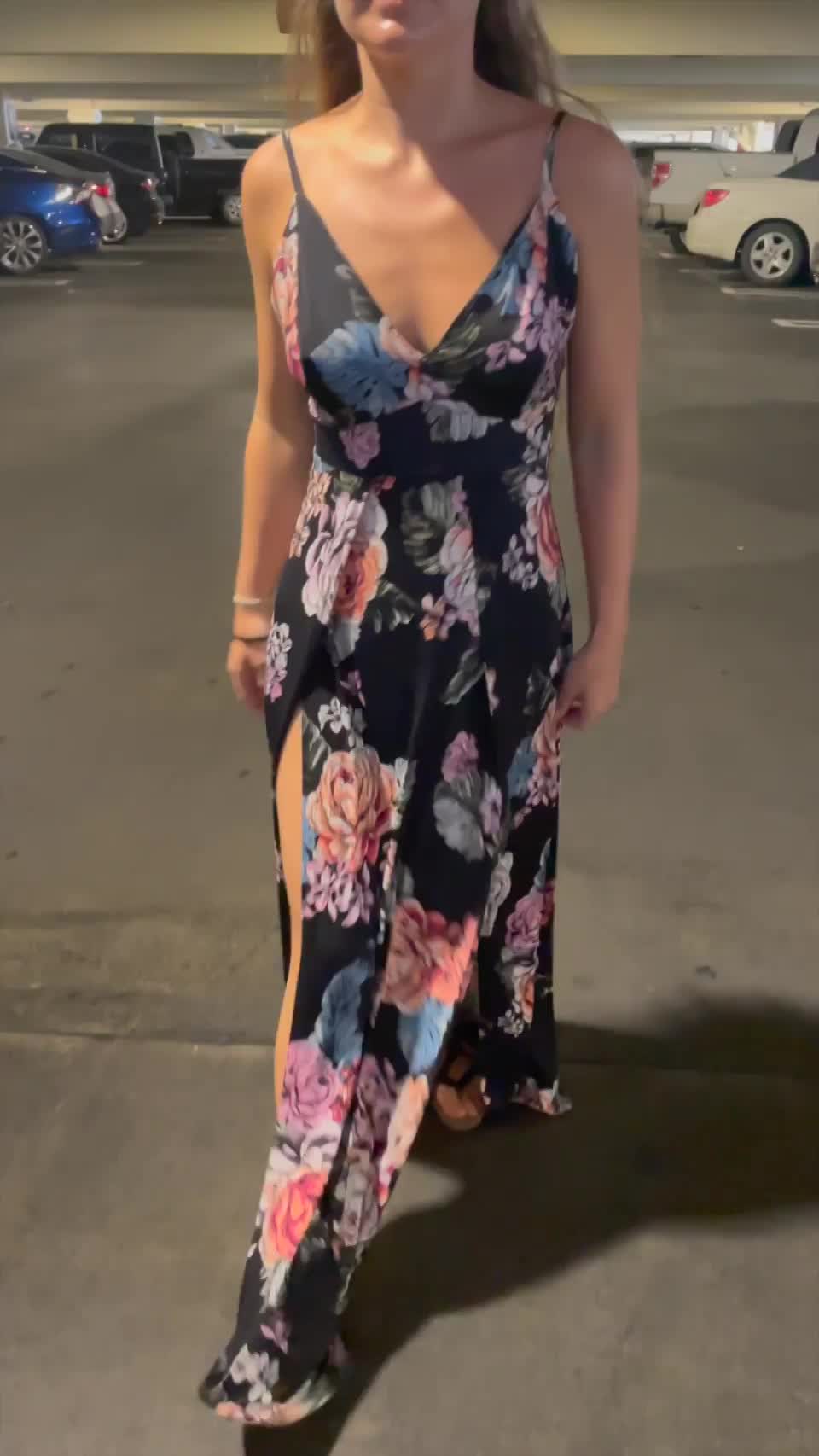 Pulling up my dress on my way back to my car 🙈 [gif] - free porn video