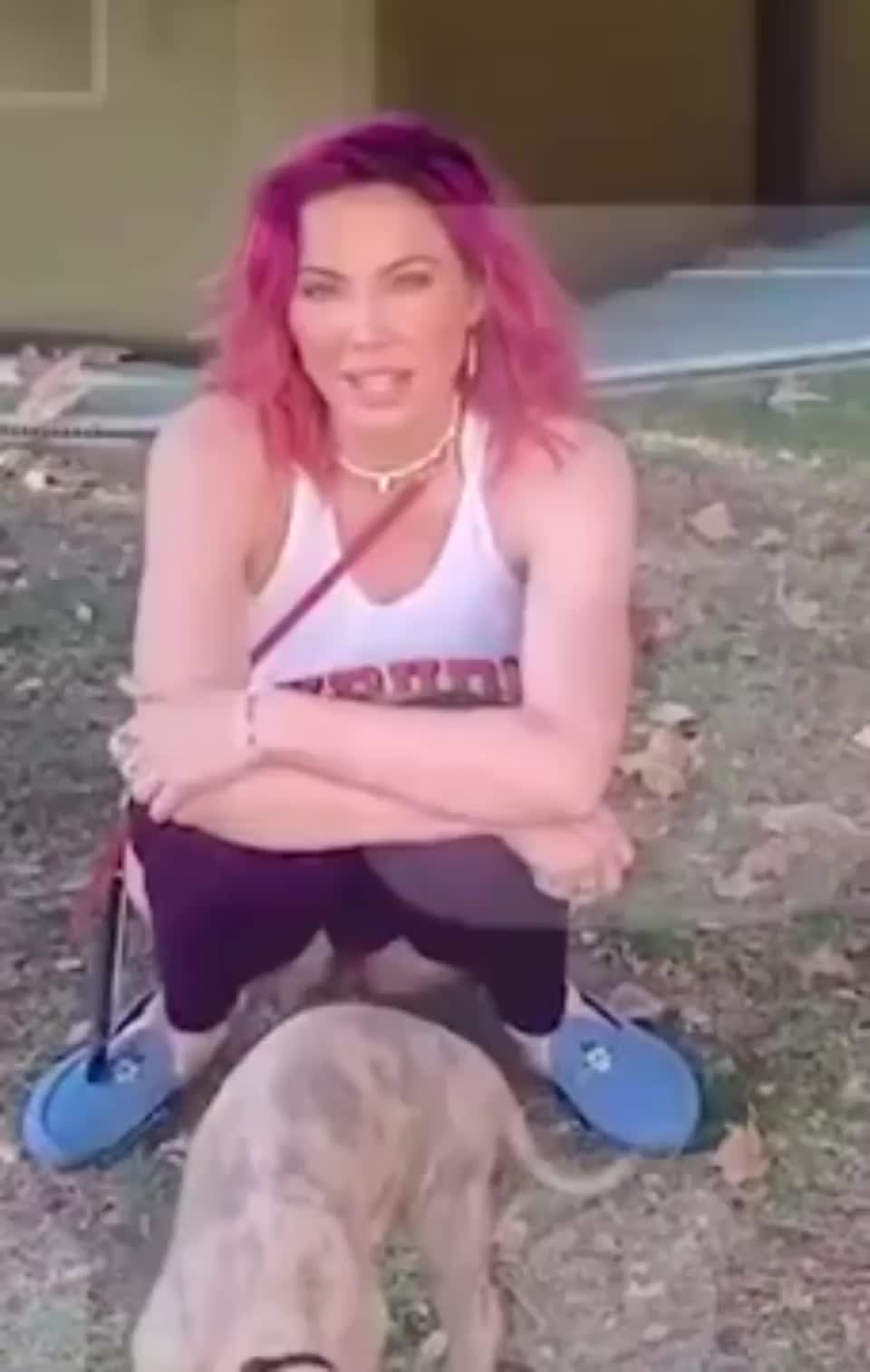 Whitney Cummings taking a piss on the grass on Instagram - free porn video