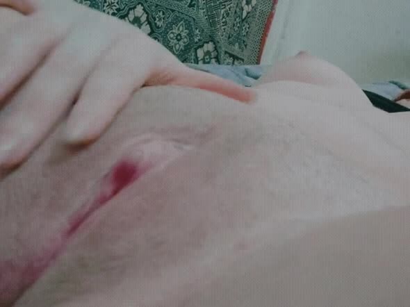 Craving for my pussy to be licked and fingered - free porn video