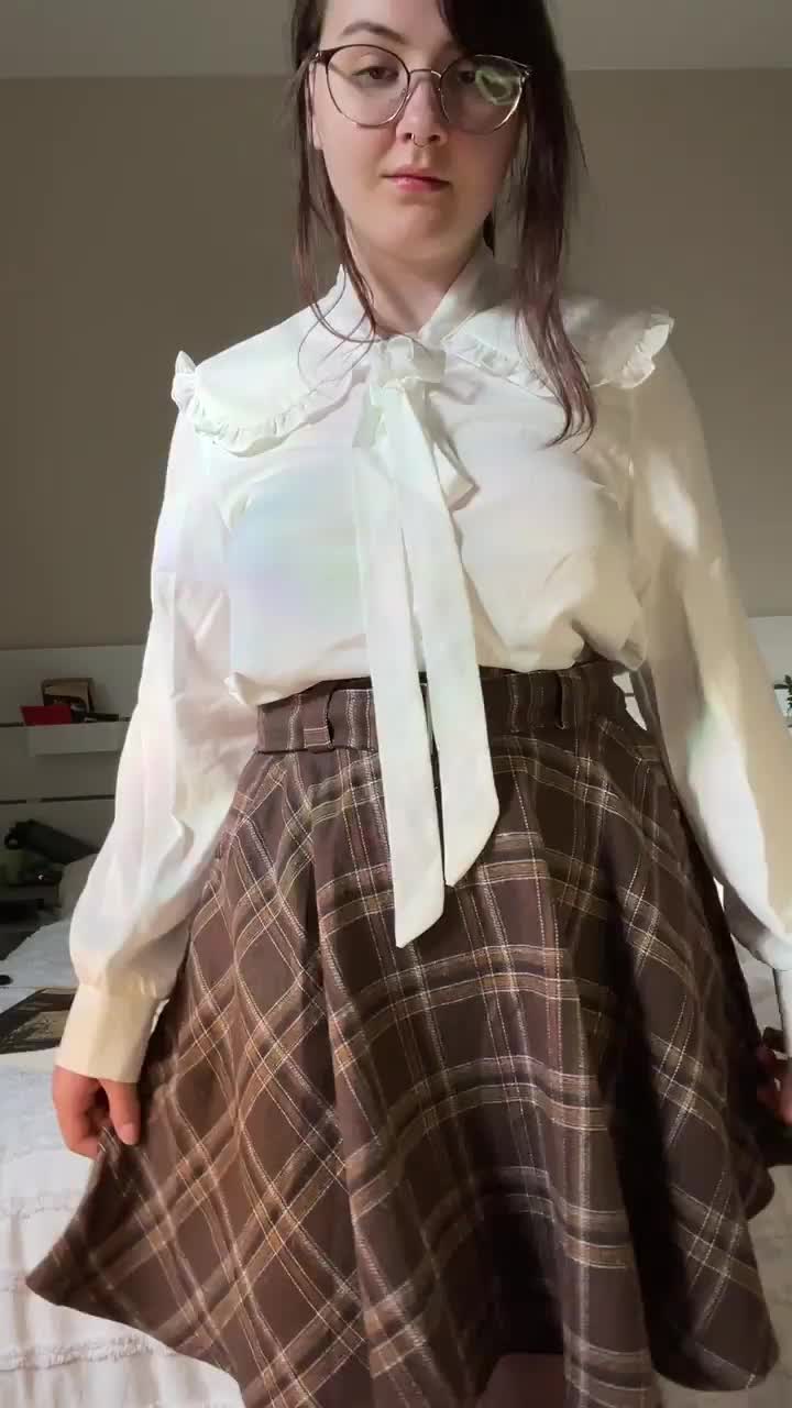 My ass is meant for spanking - free porn video