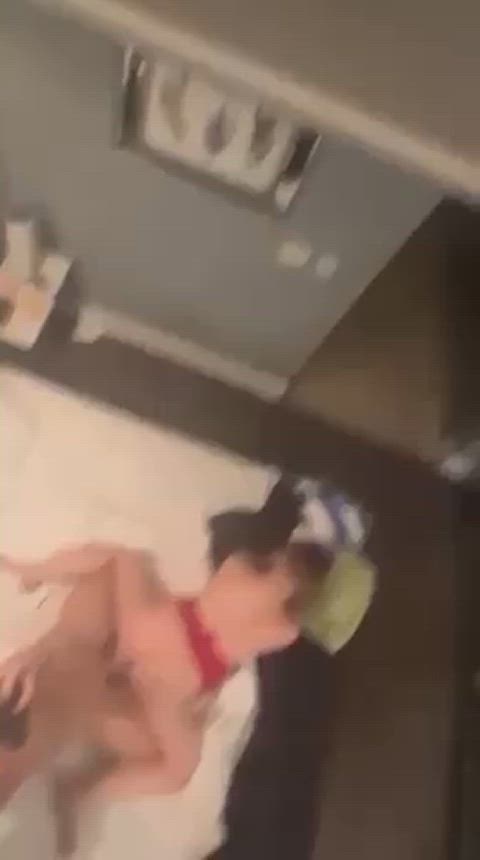 Have to take advantage of the ceiling mirror. - free porn video