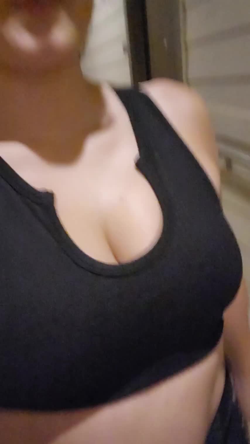 Just a casual stroll through the corridor [GIF] - free porn video