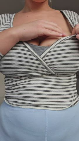 35 yo Mom of 2, I want your cock between my boobs - free porn video