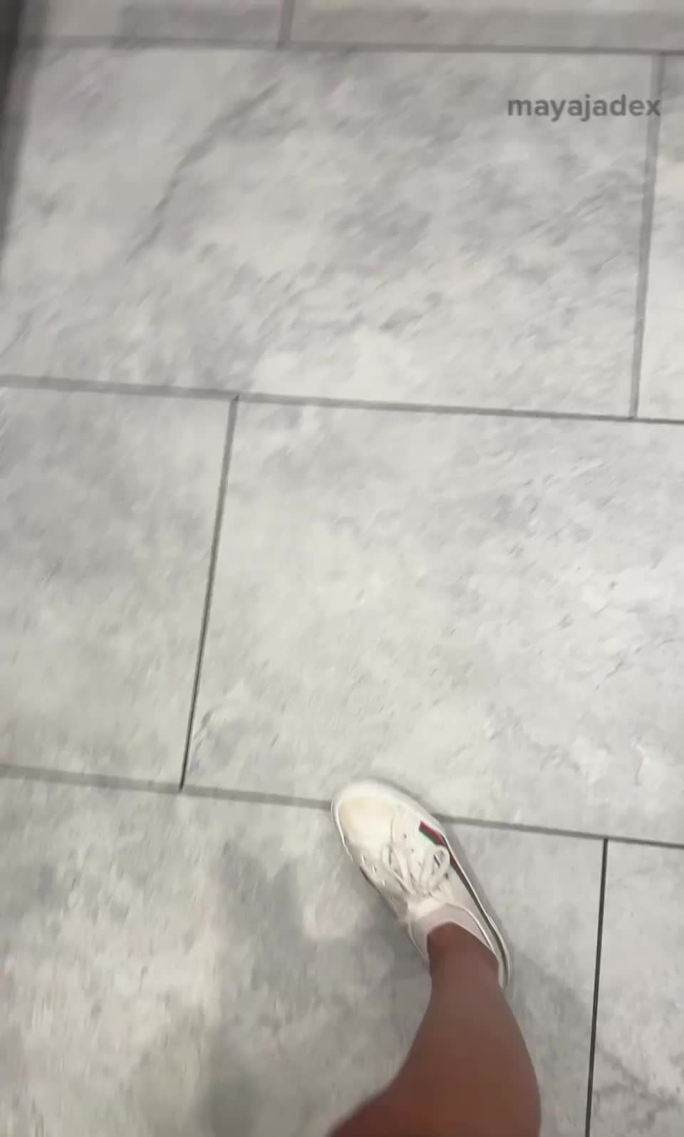 sorry what floor do you live on again? - free porn video