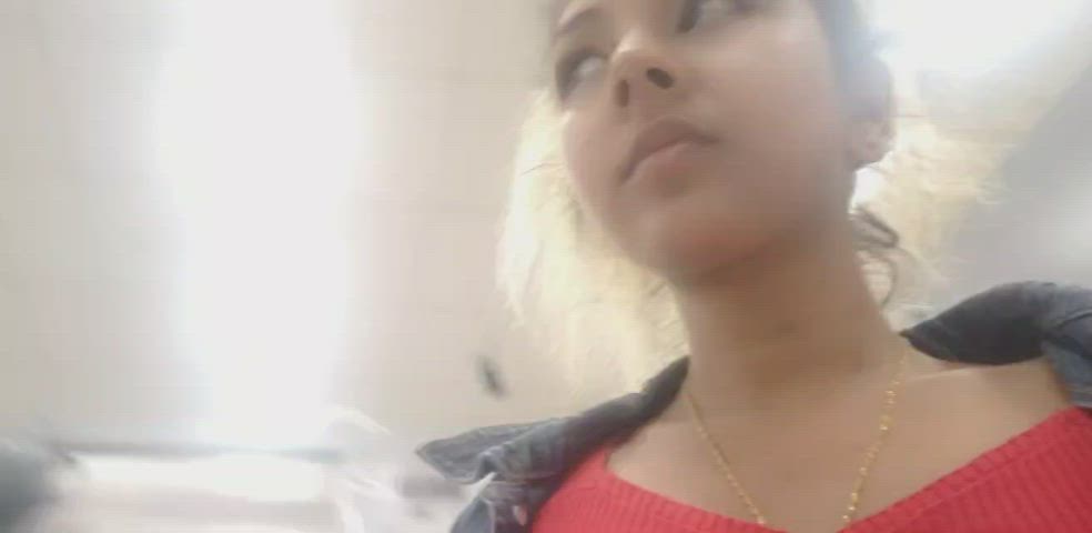 im an avid no bra tit flasher 😁 [GIF] - free porn video