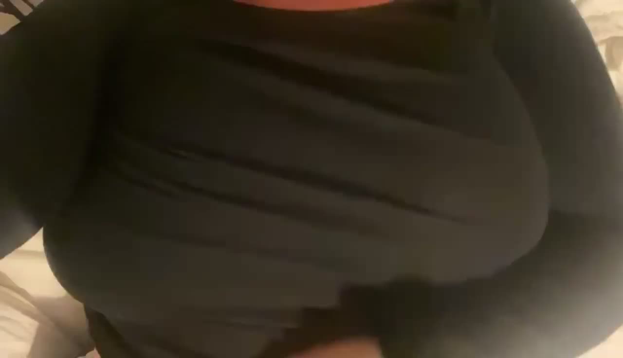 My 25 y/o naturals are made for tittyfucks. [OC] - free porn video