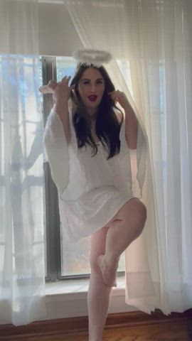 Dressed like an angel but naughtier than the devil 😈 - free porn video