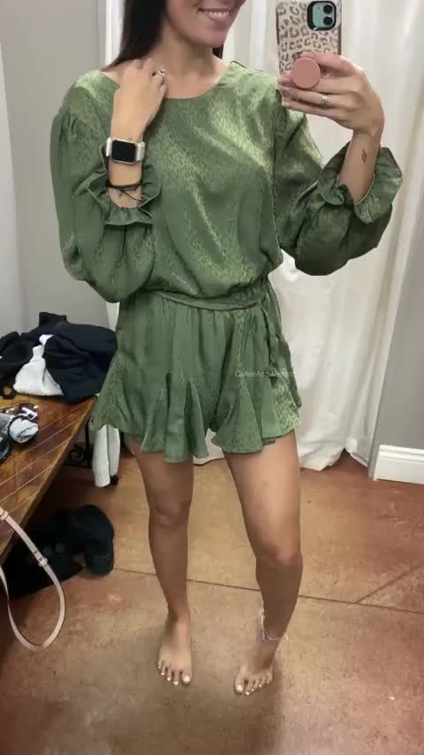 You’re either helping me try on clothes or we’re fucking, what’s it going to be. - free porn video