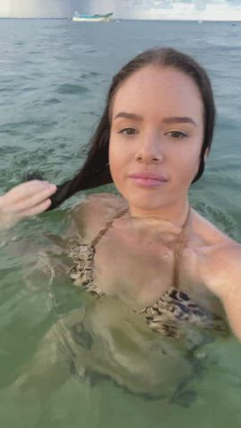 would u fukk me in the water on a public beach like that.. - free porn video