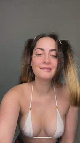 My pussy needs a few kisses - free porn video