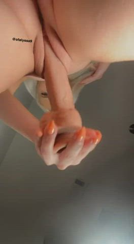 gripping the toy like there is no tomorrow - free porn video