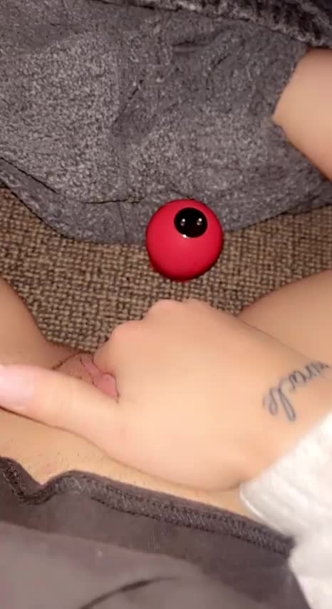I’d rather be dripping from you 🤤 - free porn video