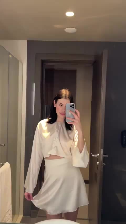 There's absolutely nothing under my skirt - free porn video