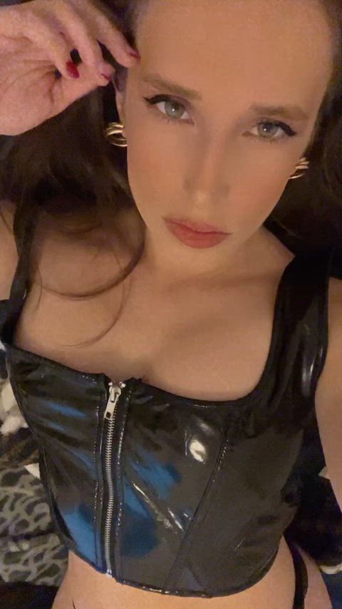 Are you eating for my pleasure or yours, daddy? - free porn video