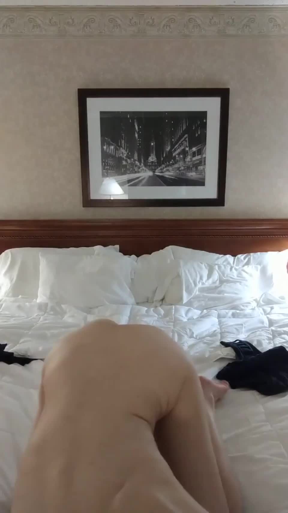 I'm so tight... but so determined to get it inside me - free porn video