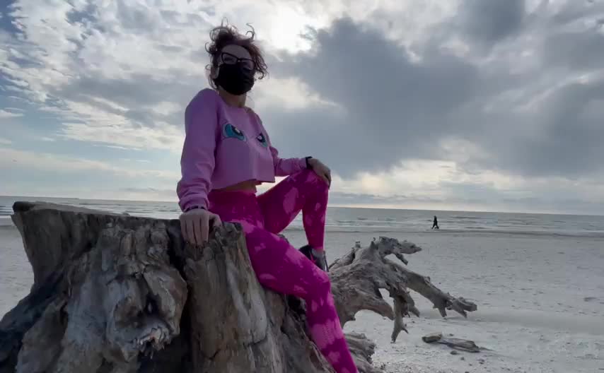 Beach day [gif] - free porn video