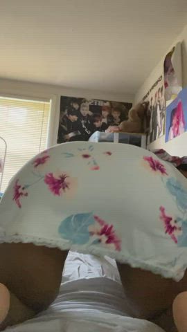 Pussy says hello - free porn video