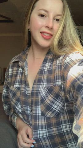 21 y/o pale girl with big boobs checking in - free porn video