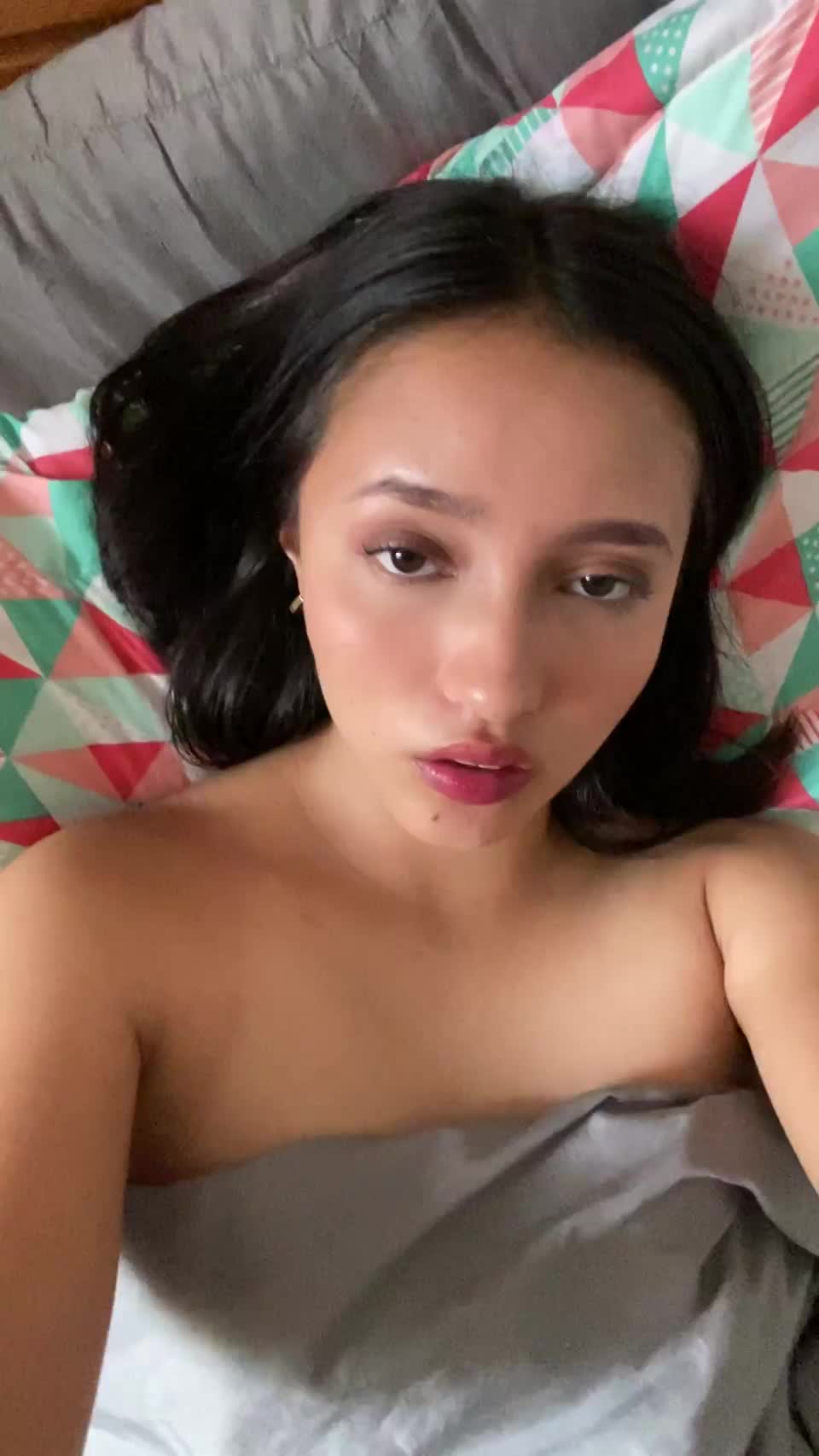 19y/o Latina. Looking for someone who doesn't pull out - free porn video