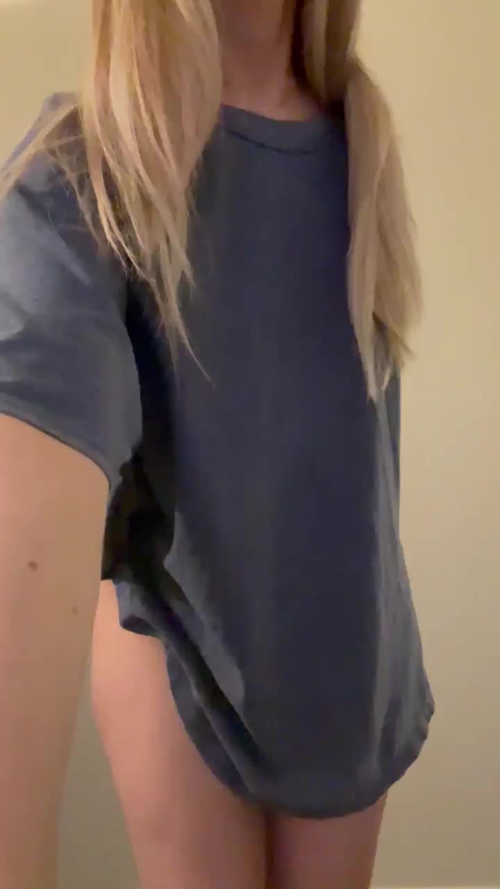 I know my boobs aren’t big but did my ass get your attention? - free porn video