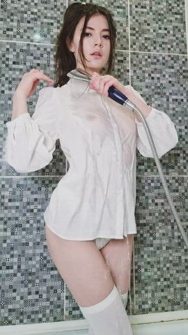 How about a hot shower with me? 🚿 - free porn video