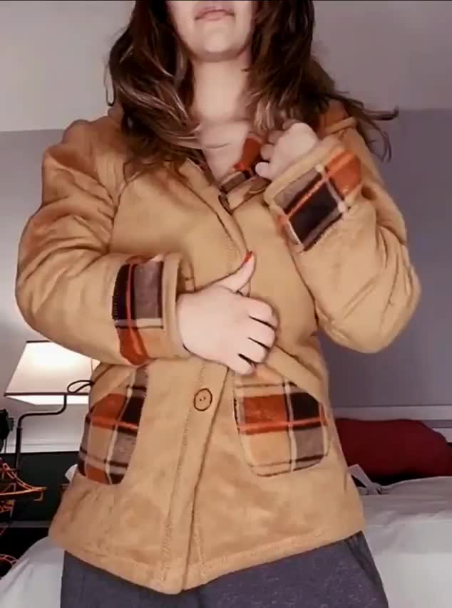 I should flash the delivery guy like this 😂 I'm sure he'll be on time from then on - free porn video