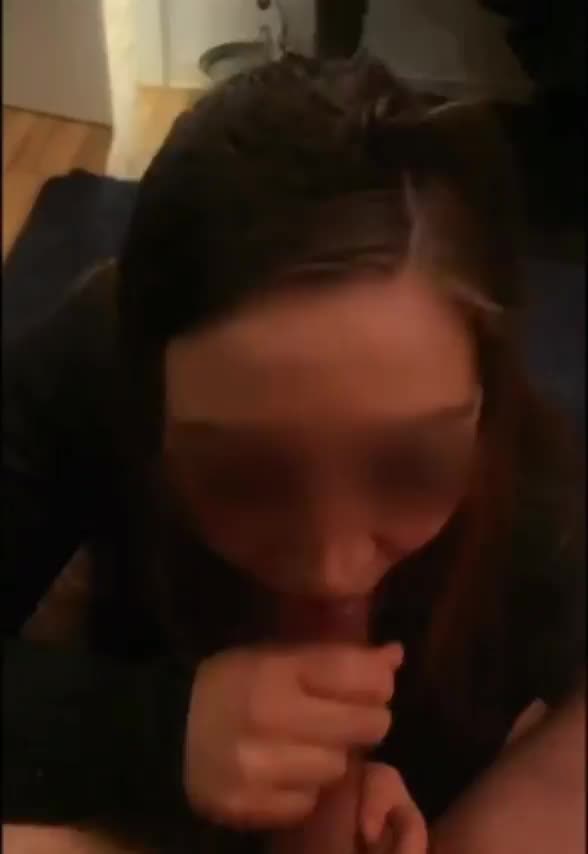 I finished him off quickly 😊 - free porn video